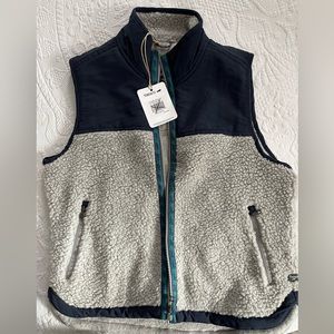 Toad and Co Sespe Sherpa Vest size Large NWT